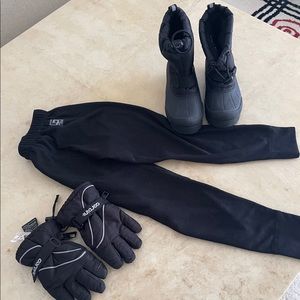 CHILDREN’S WINTER BOOTS/GLOVES/